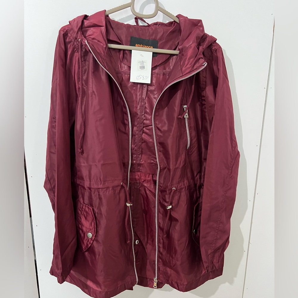 NWT WINDBREAKER JACKET